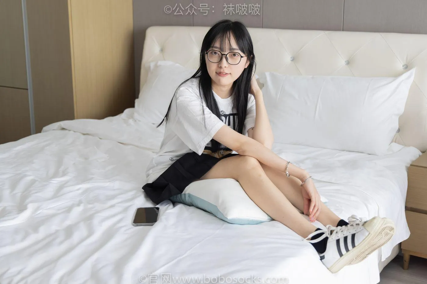 [BoBoSocks袜啵啵]NO.033 稚予-贝壳头、天鹅绒黑袜、天鹅绒白袜 [154P]插图1